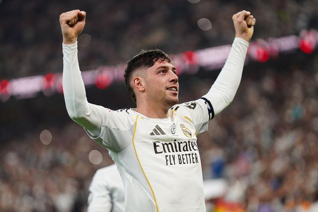 博鱼-皇马苦寻多年的右路“新贝尔”已在阵中 巴尔韦德半场戴帽打爆曼城